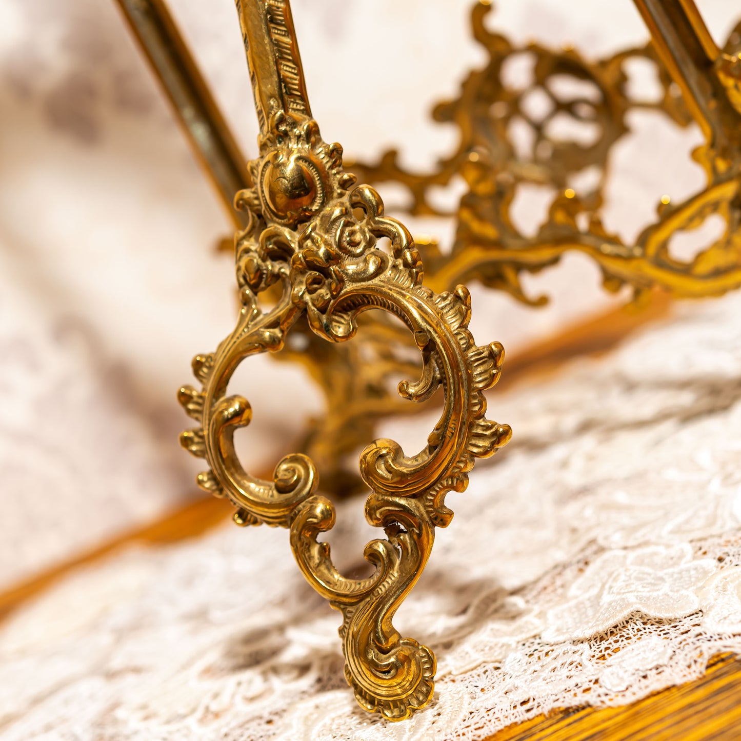 イタリア製 真鍮 ブラス イーゼル プレートスタンド 皿立て LLサイズ 足アップ