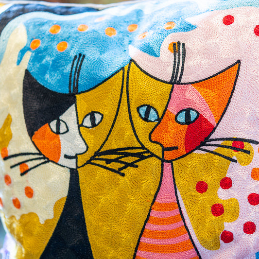 ロジーナ・ヴァハトマイスター 刺繍クッション ロマンス アップ