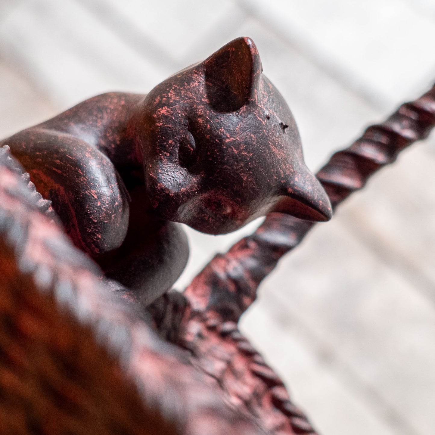 樹脂・レジン製 置物 Rust キャット 猫ちゃん型 ハンドルバスケット アップ