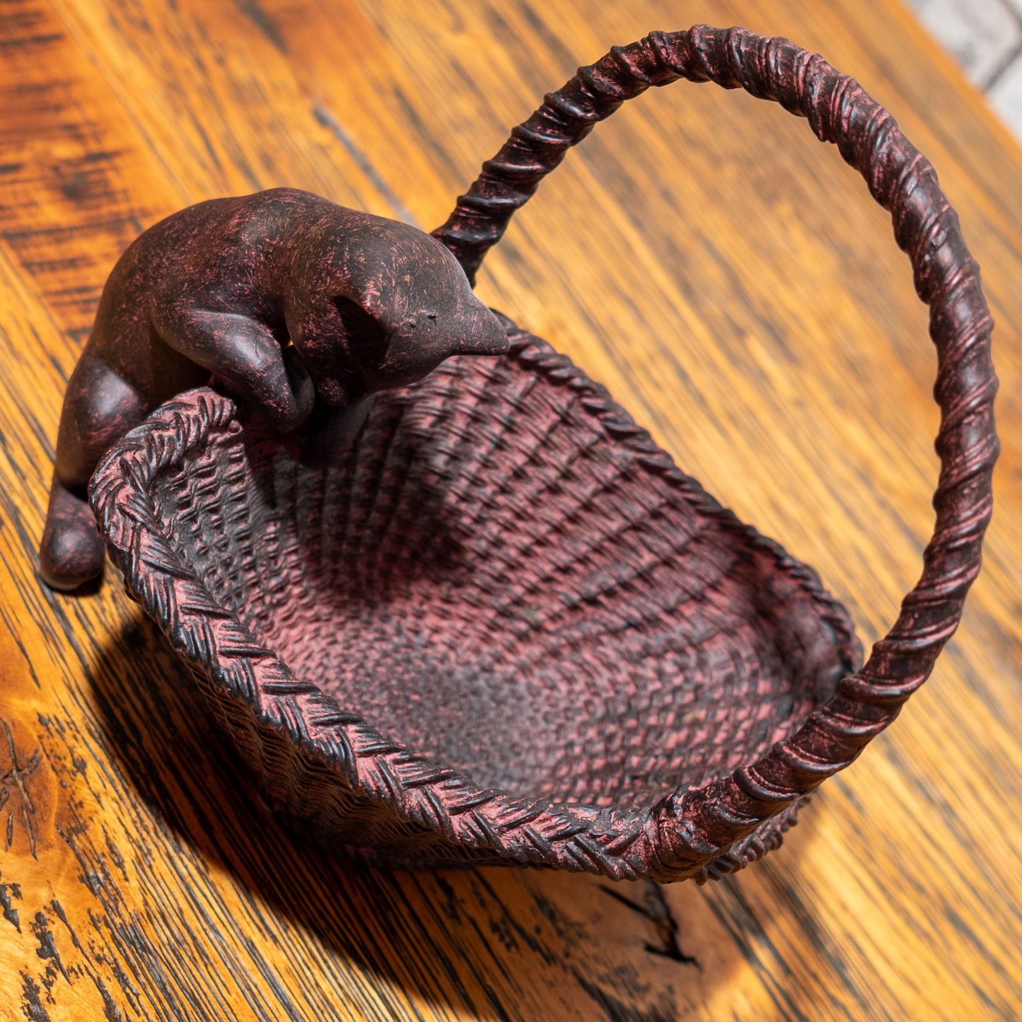 樹脂・レジン製 置物 Rust キャット 猫ちゃん型 ハンドルバスケット 上面