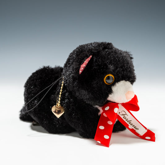 黒猫のビックチャーム 11E00083 | パイン・クリエイトの左横から