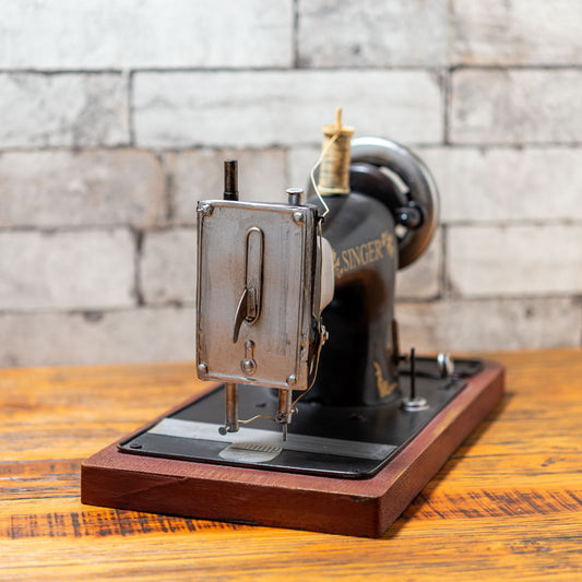 アイアン・ウッド製 シンガーミシン型 オブジェ 置物 左横