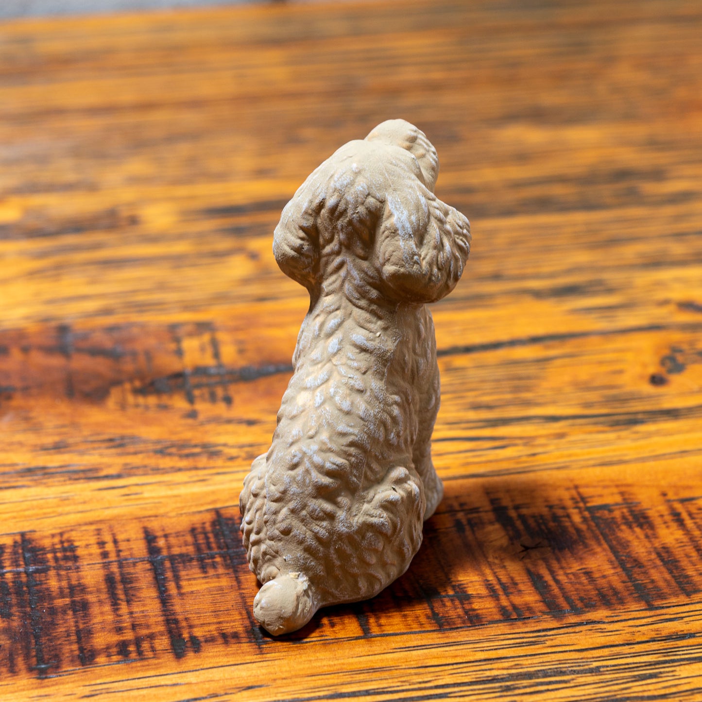 テラコッタ・素焼き陶器製 犬型置物 プードル 後ろ