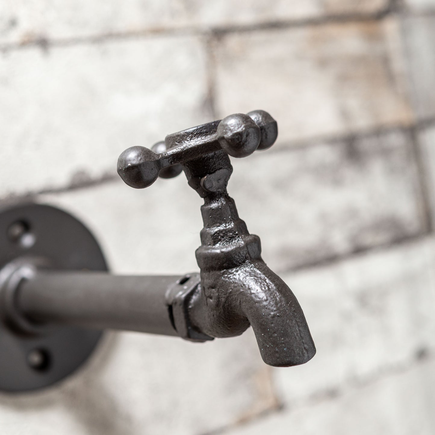 アイアン製 壁掛け 蛇口型 ウォールフック Faucet アップ3