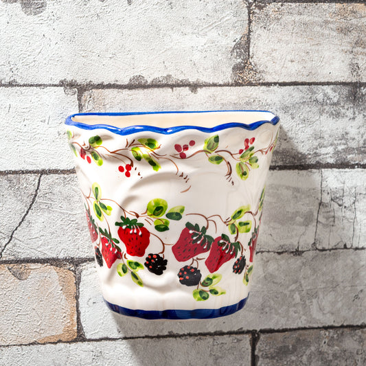 ポルトガル製 陶器 壁掛け ウォールプランター 鉢カバー いちご柄 半円型 正面