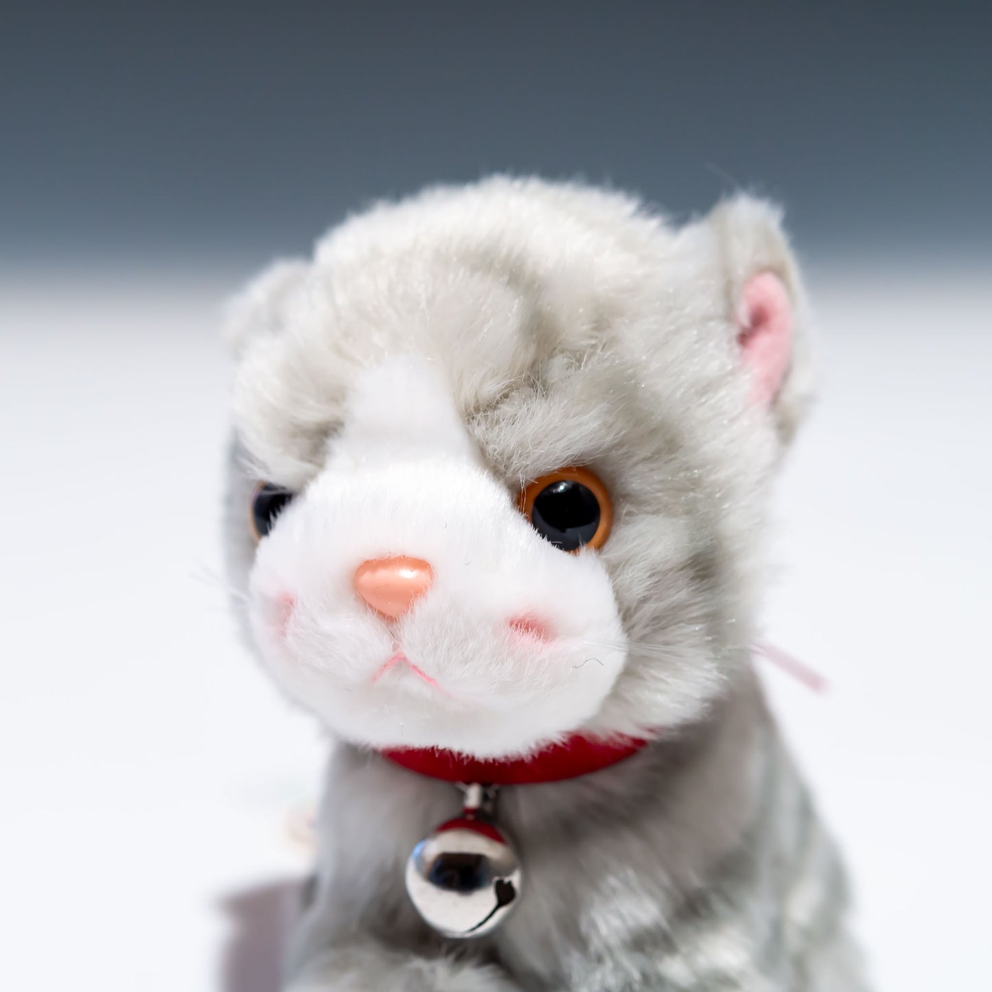 たけのこ TAKENOKO ぬいぐるみ キャンディシェリー グレー 48213 左横顔