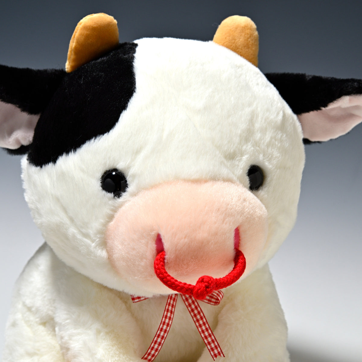 キュート販売 CUTE ぬいぐるみ ウシさんシリーズ おすわりウシさん L F0275 右横顔
