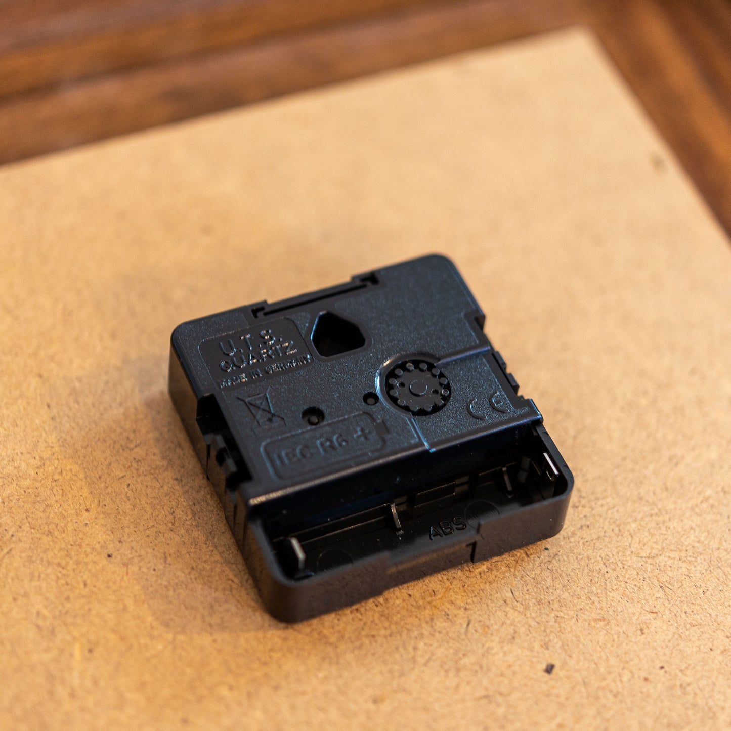 イタリア製 木製 ハンドペイント 壁掛け時計 ウォールクロック ローズ ドイツ製クォーツアップ