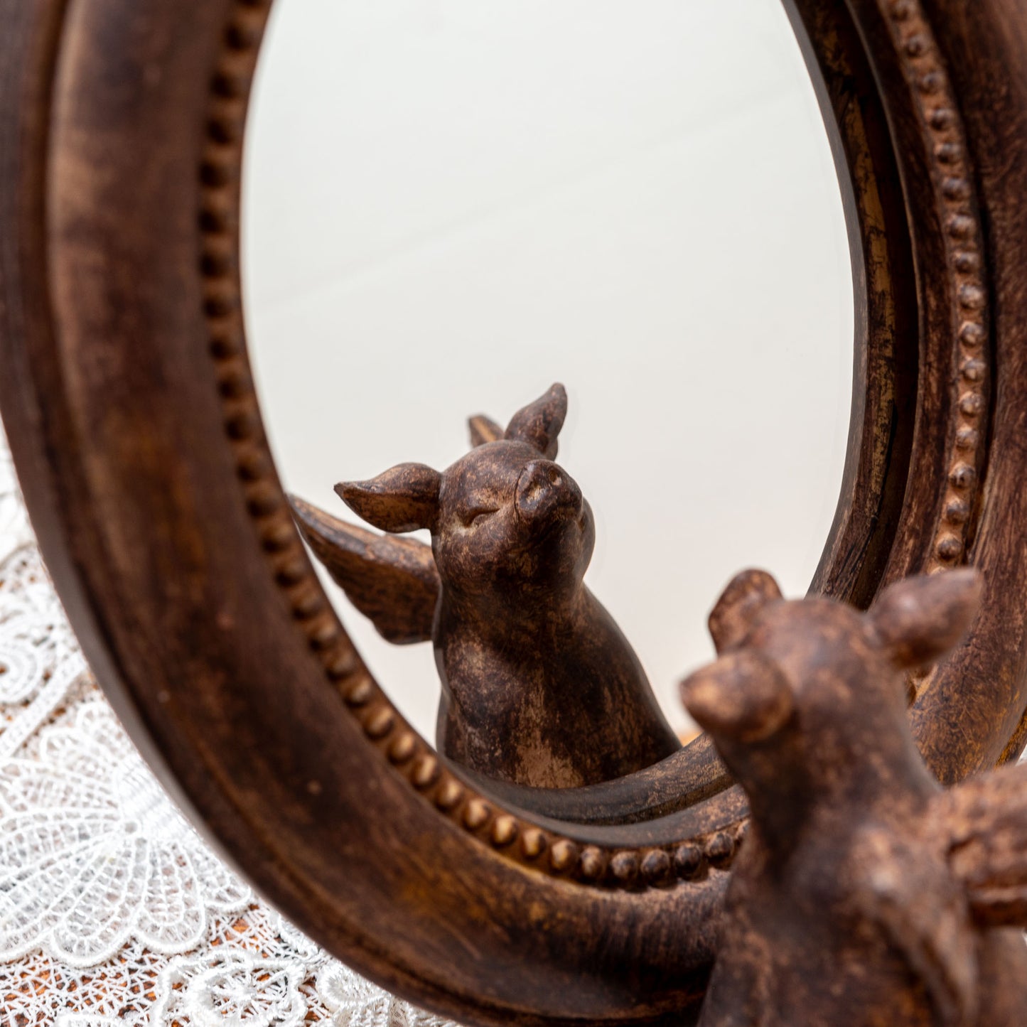 【アウトレット】樹脂・レジン製 Piggy ピギー 子ぶた オーバル型スタンドミラー 卓上鏡 アップ2