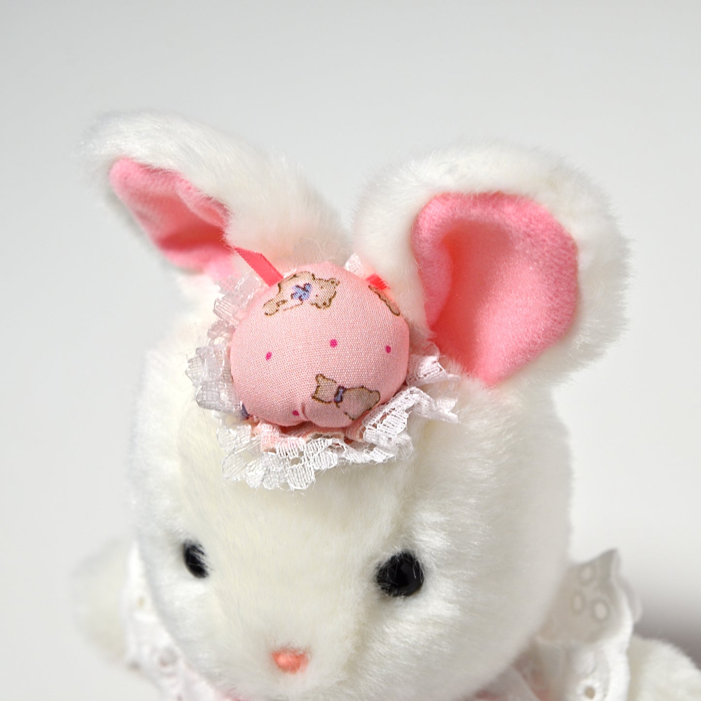 たけのこ TAKENOKO ぬいぐるみ プチぶらんでーと (ミニ) ウサギ 88806 帽子のアップ