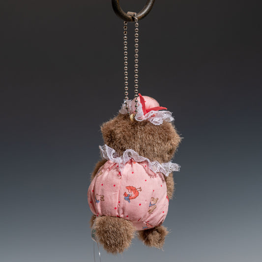 たけのこ TAKENOKO ぬいぐるみ プチぶらんでーと ボールチェーン ラッコ 90205 ぶら下げた後ろ姿