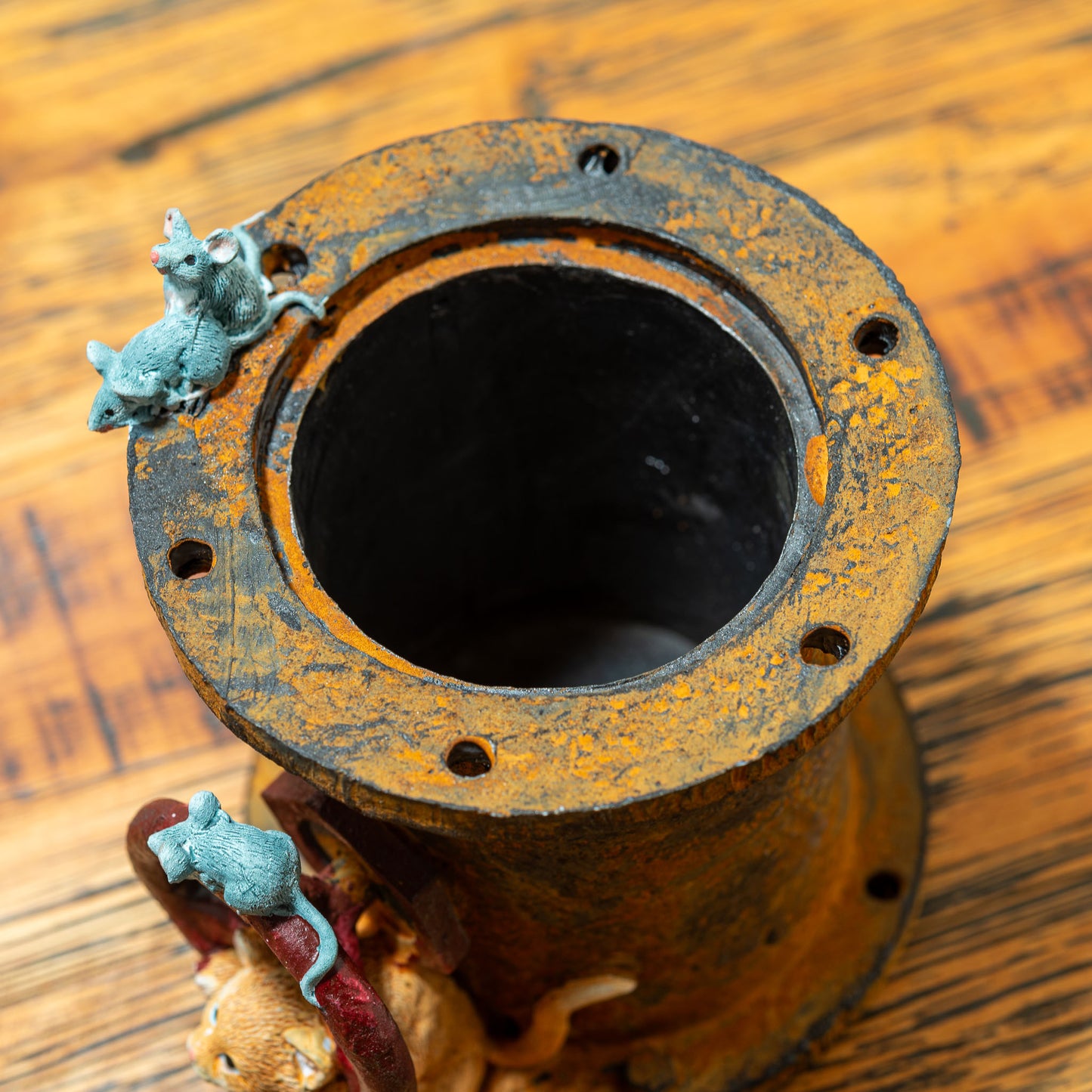 樹脂・レジン製 置物 ミニチュアサイズ アニマルオブジェ ピッコロ 水道管 内側