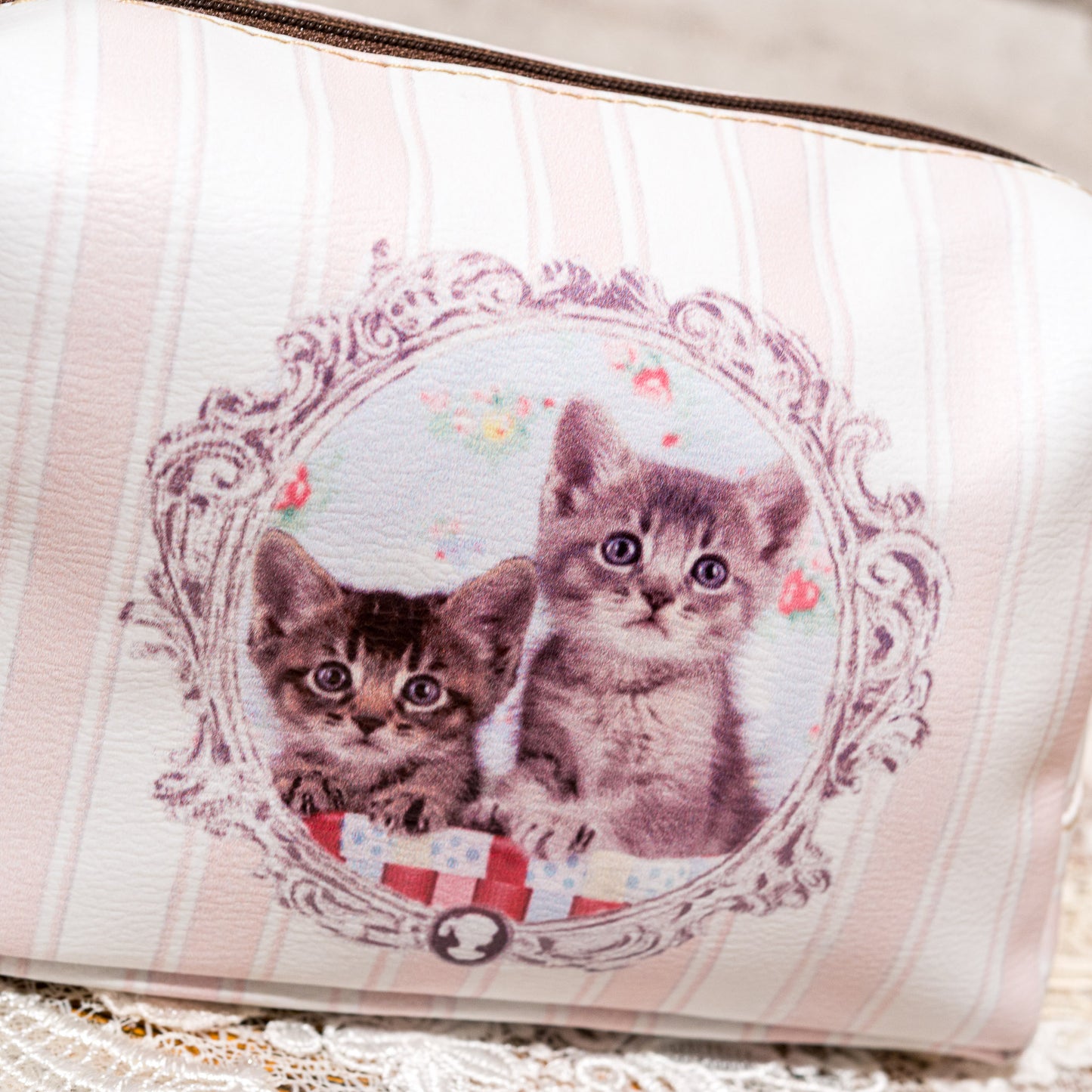コスメポーチ・カメオCATS ATD-0052 | AMANO あまのの猫の顔