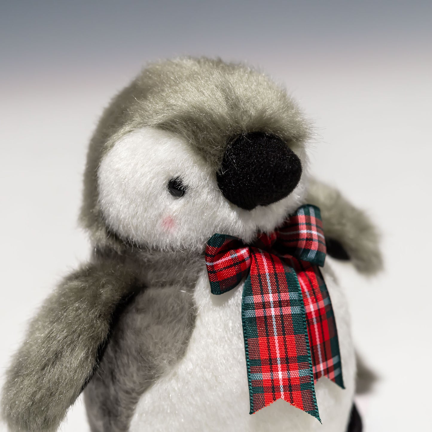 たけのこ TAKENOKO ぬいぐるみ マリンシリーズ ペンギン (ミニ) 赤 75201 右横顔