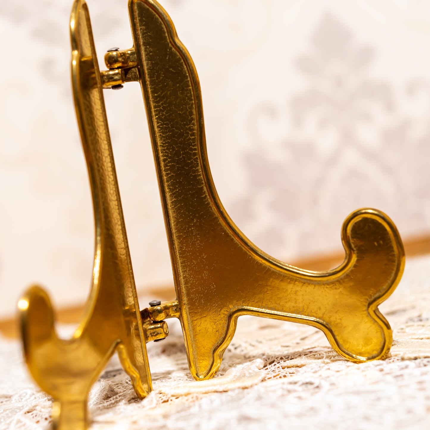 イタリア製 真鍮 ブラス イーゼル プレートスタンド 皿立て Sサイズ 足部分2