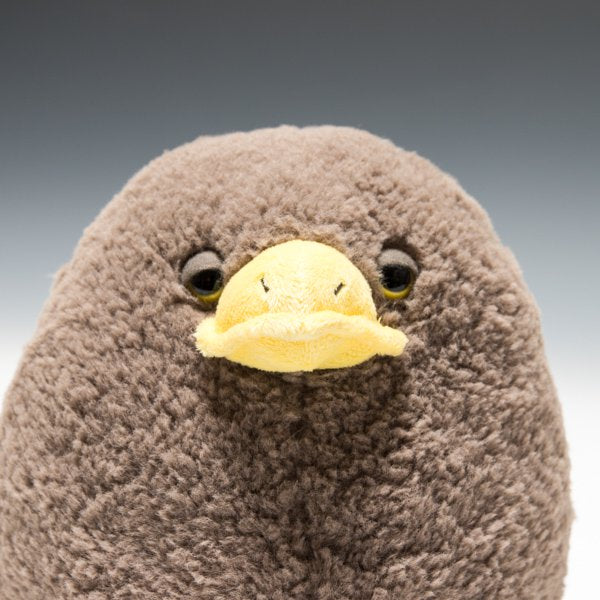 シナダ SHINADA ぬいぐるみ ひよ玉(M)グレイッシュブラウン HYDG-0148 アップ