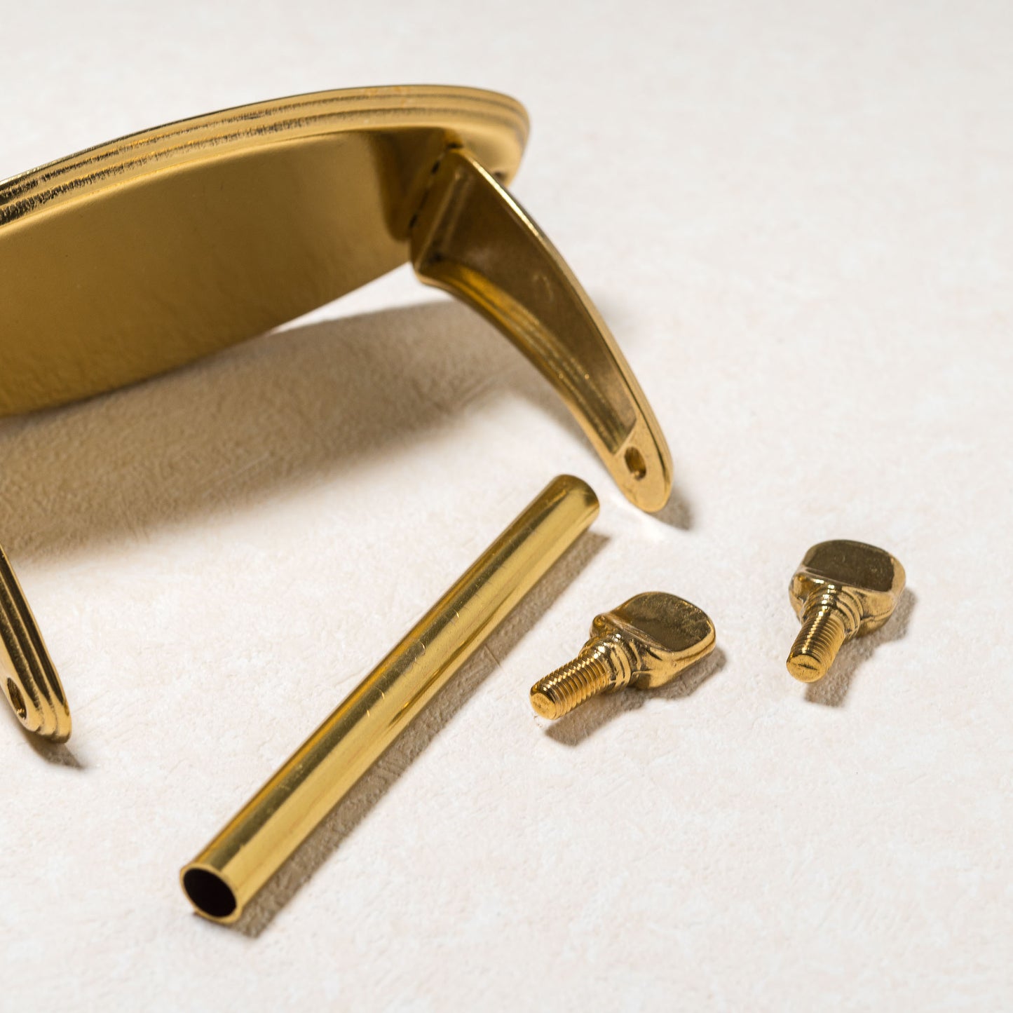 イタリア製 サニタリー雑貨 真鍮 ブラス トイレットペーパーホルダー オーバル ネジを外したところ