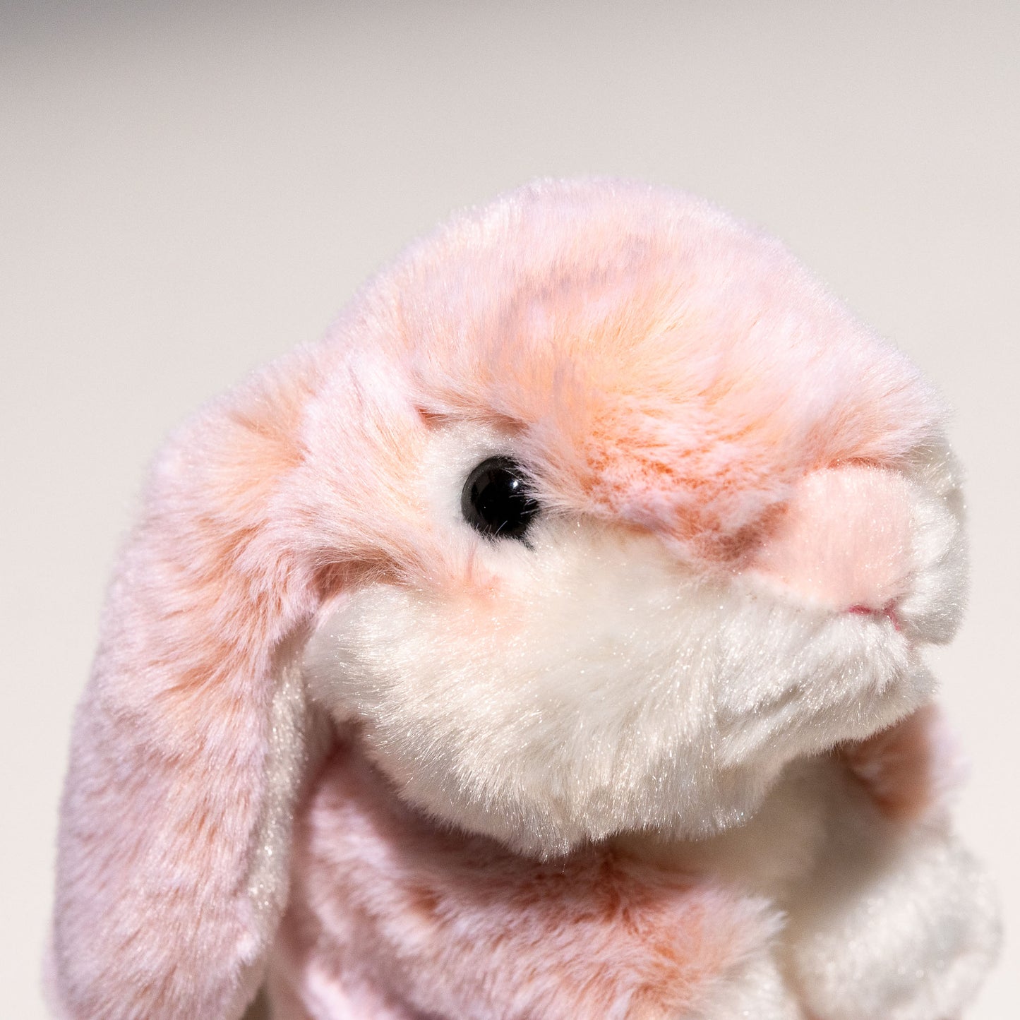 CUTE キュート販売 ぬいぐるみ ふわふわうさぎ S 立ち うすピンク F0228 右横顔