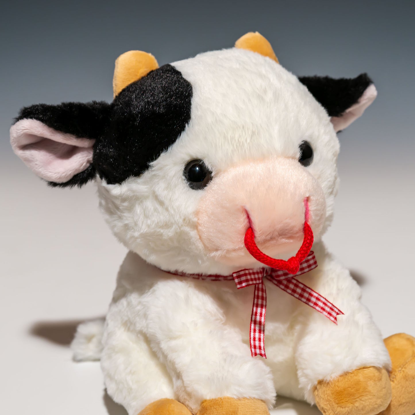 CUTE キュート販売 ぬいぐるみ ウシさん おすわり M F0274 右横顔