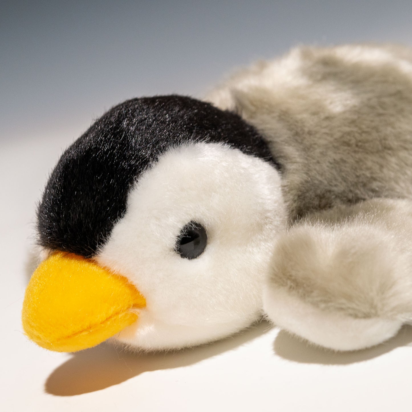CUTE キュート販売 ぬいぐるみ ベビーペンギン S M0010 左横顔