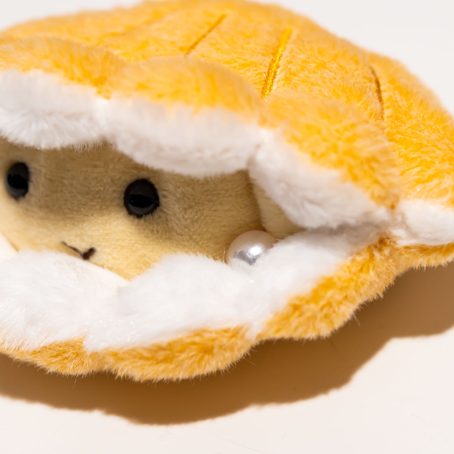 内藤デザイン研究所 ぬいぐるみ 海中散歩 ぽちゃまる 貝シリーズ Sサイズ アコヤガイ 真珠のアップ