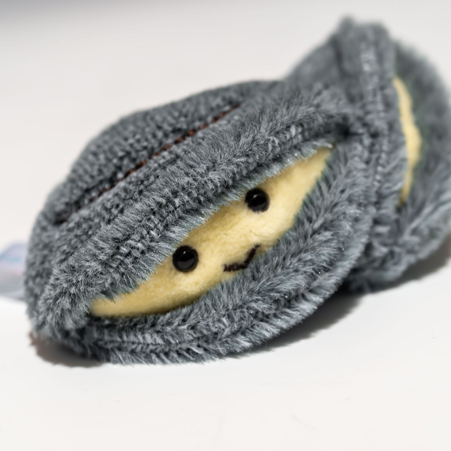 内藤デザイン研究所 ぬいぐるみ 海中散歩 ぽちゃまる 貝シリーズ Sサイズ シジミ 右横顔アップ