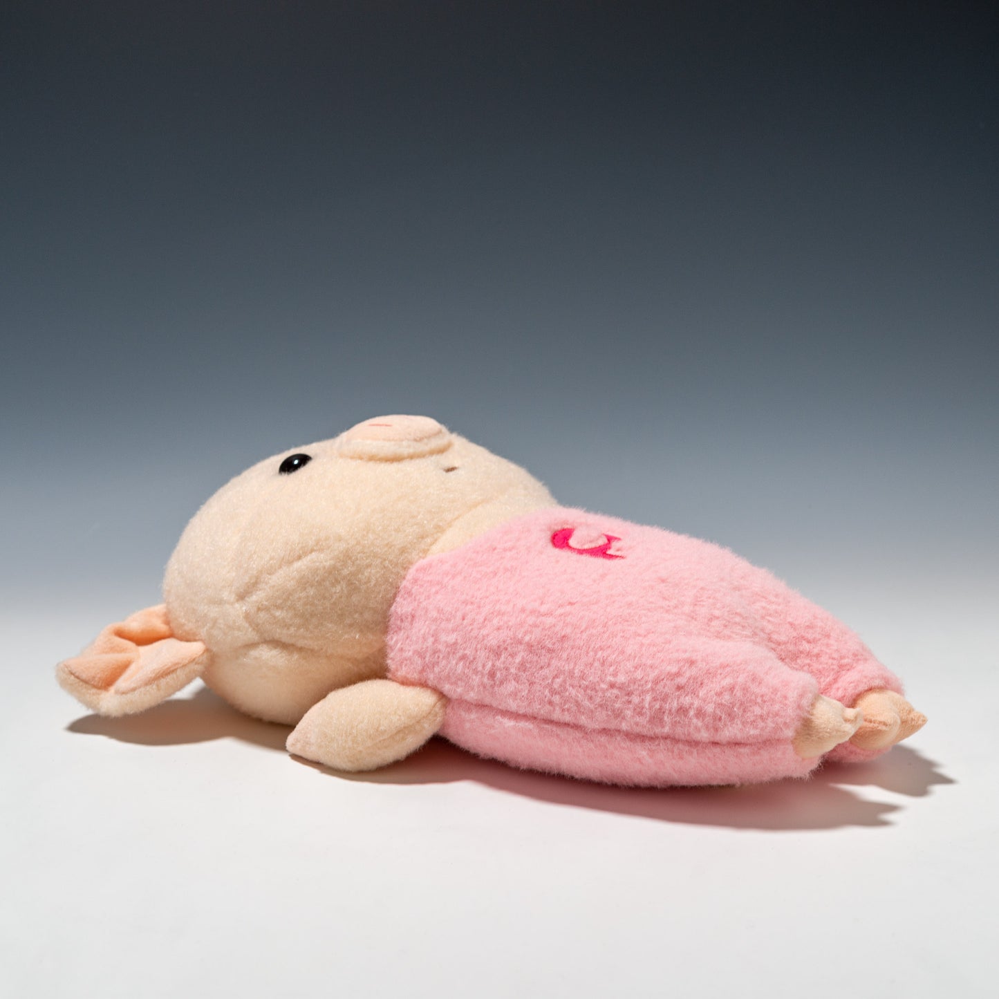 内藤デザイン研究所 ぬいぐるみ ぷーとん ふわふわぼけー ぷーとん 仰向けで寝たところ