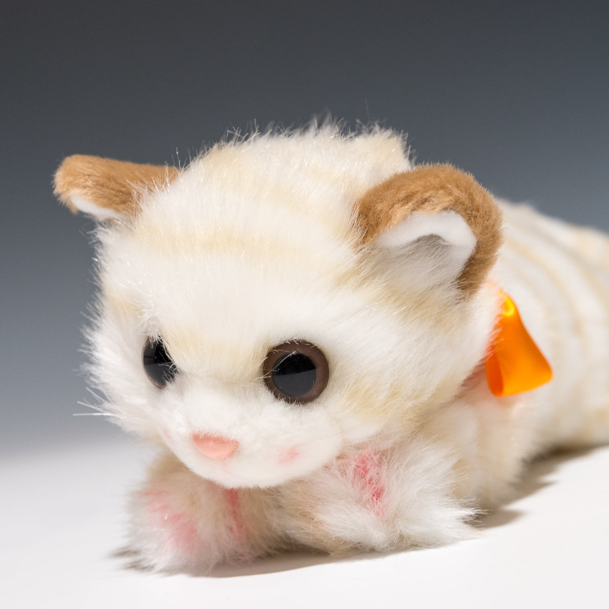 たけのこ TAKENOKO ぬいぐるみ リボンネコ ベージュネコ 15780 左横顔