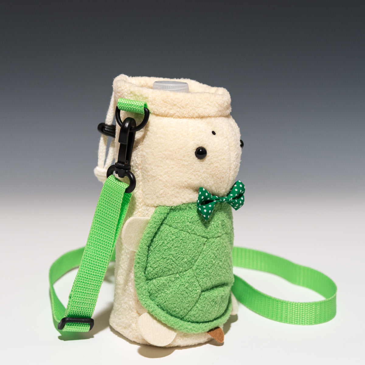 たけのこ TAKENOKO ぬいぐるみ ペットボトル入れ カメ(グリーン)の左横