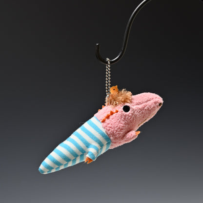 シナダ SHINADA ぬいぐるみ ボールチェーン付き わにとことり Sサイズ ピンク WAKO-0068P ぶら下げた後ろ