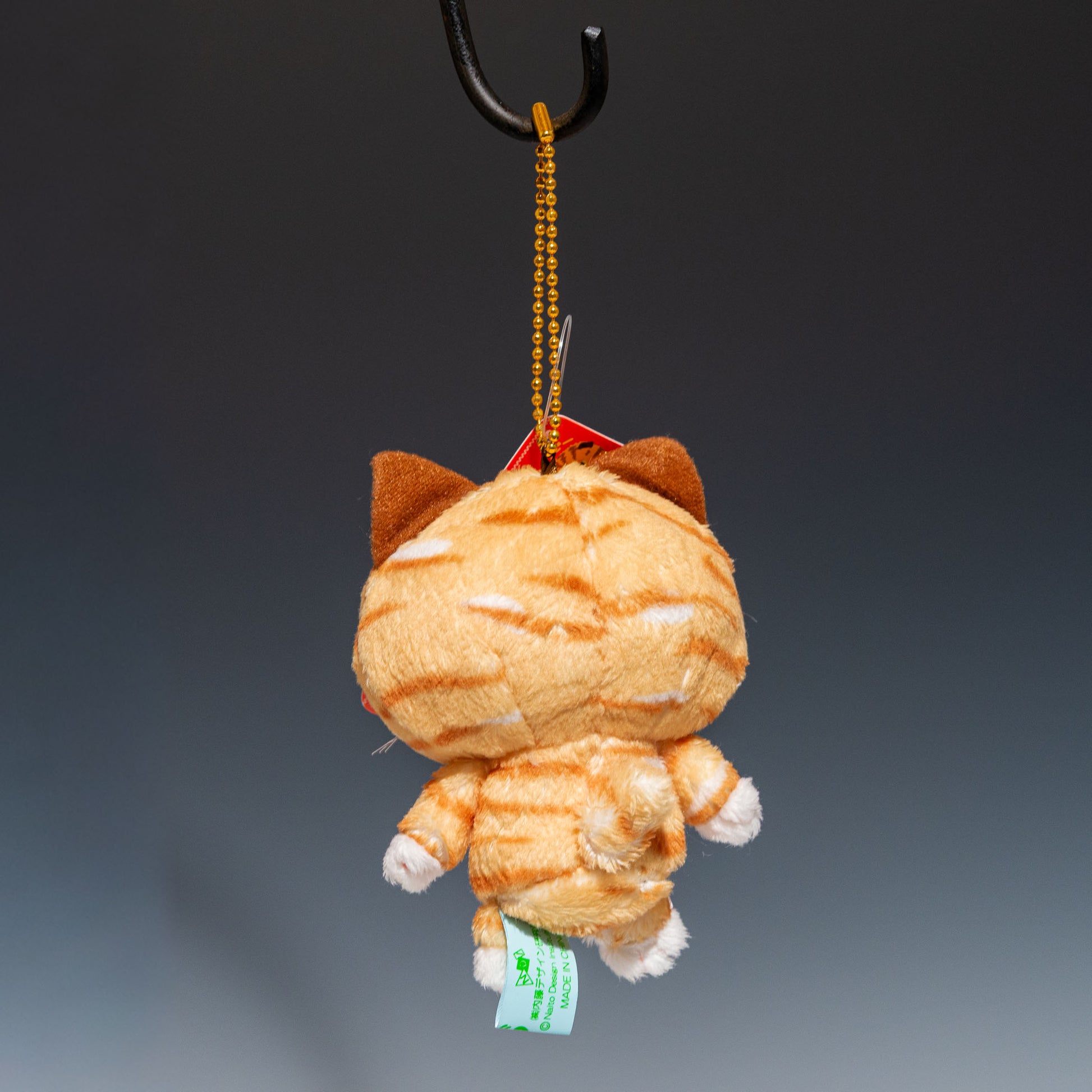 内藤デザイン研究所 ぬいぐるみ ちいさなともだち「ビッツ」マスコット タビー 後ろ