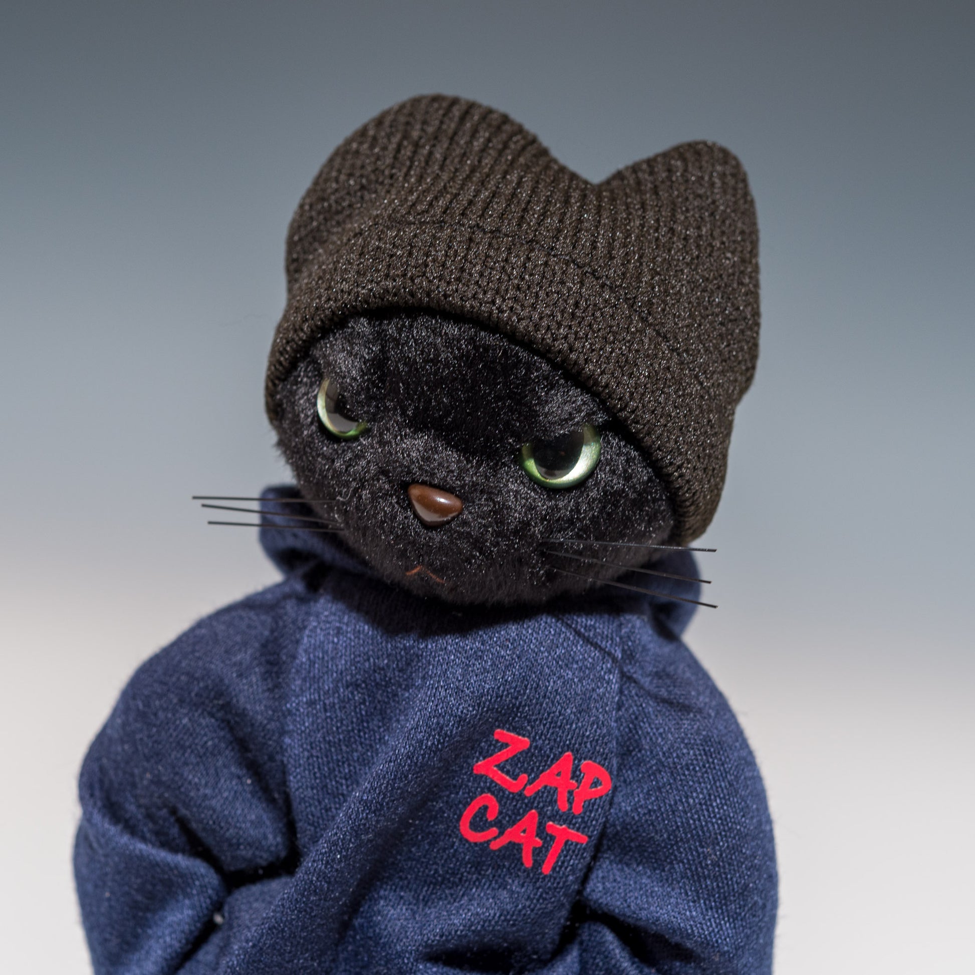 ZAP CAT ザップキャット ぬいぐるみSサイズ レイ | 内藤デザイン研究所の左横顔