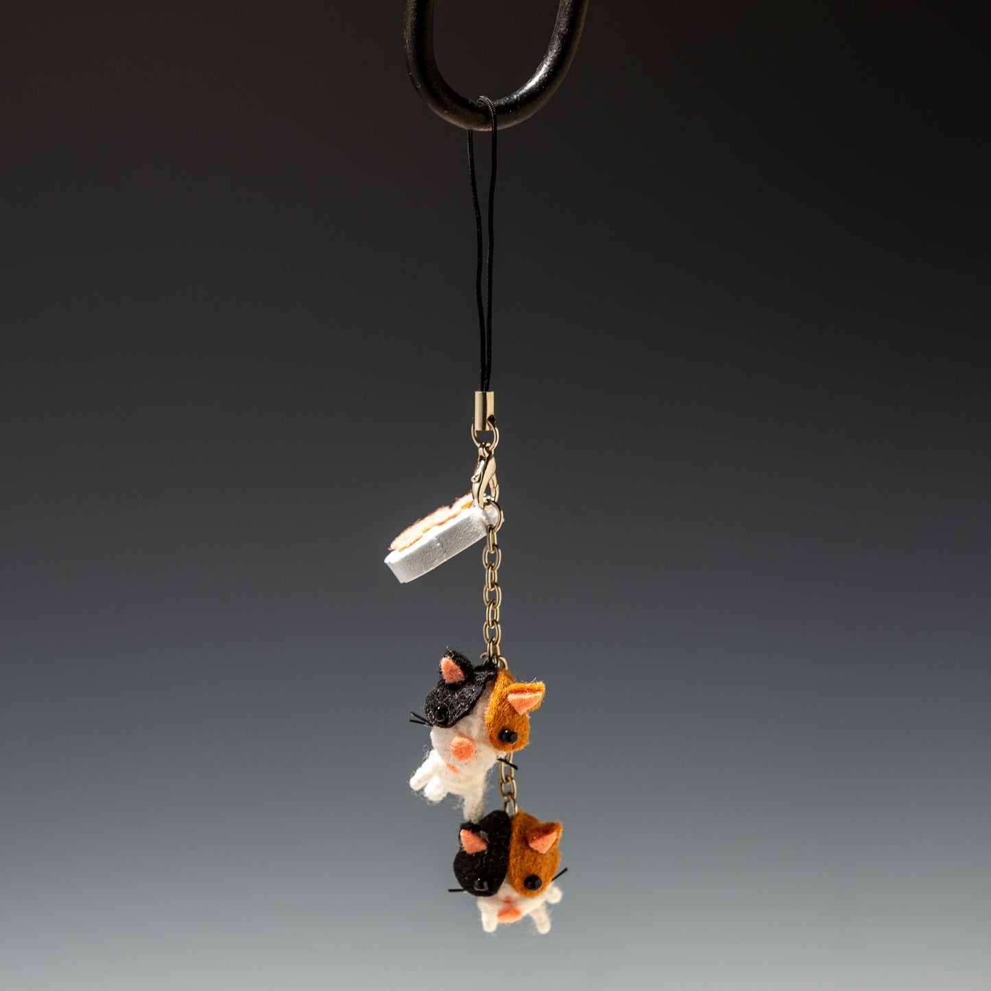 カラーズ ぬいぐるみ MIGAWARI 身代わり アニマルストラップ ネコひろし【恋愛運】