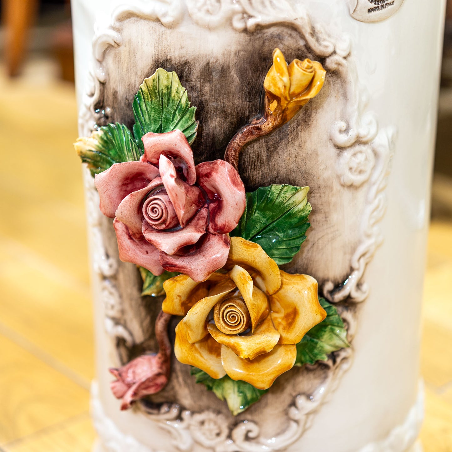 【アウトレット】イタリア製 カポディモンテ 陶器 ローズ陶花付き傘立て アンブレラスタンド 陶花アップ