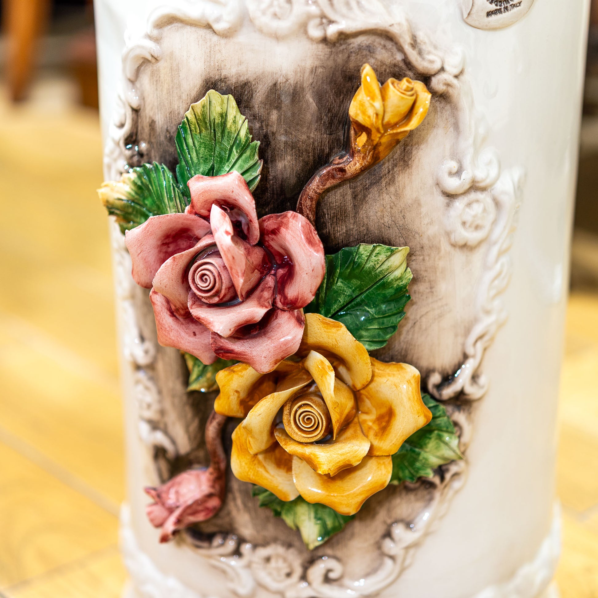 【アウトレット】イタリア製 カポディモンテ 陶器 ローズ陶花付き傘立て アンブレラスタンド 陶花アップ