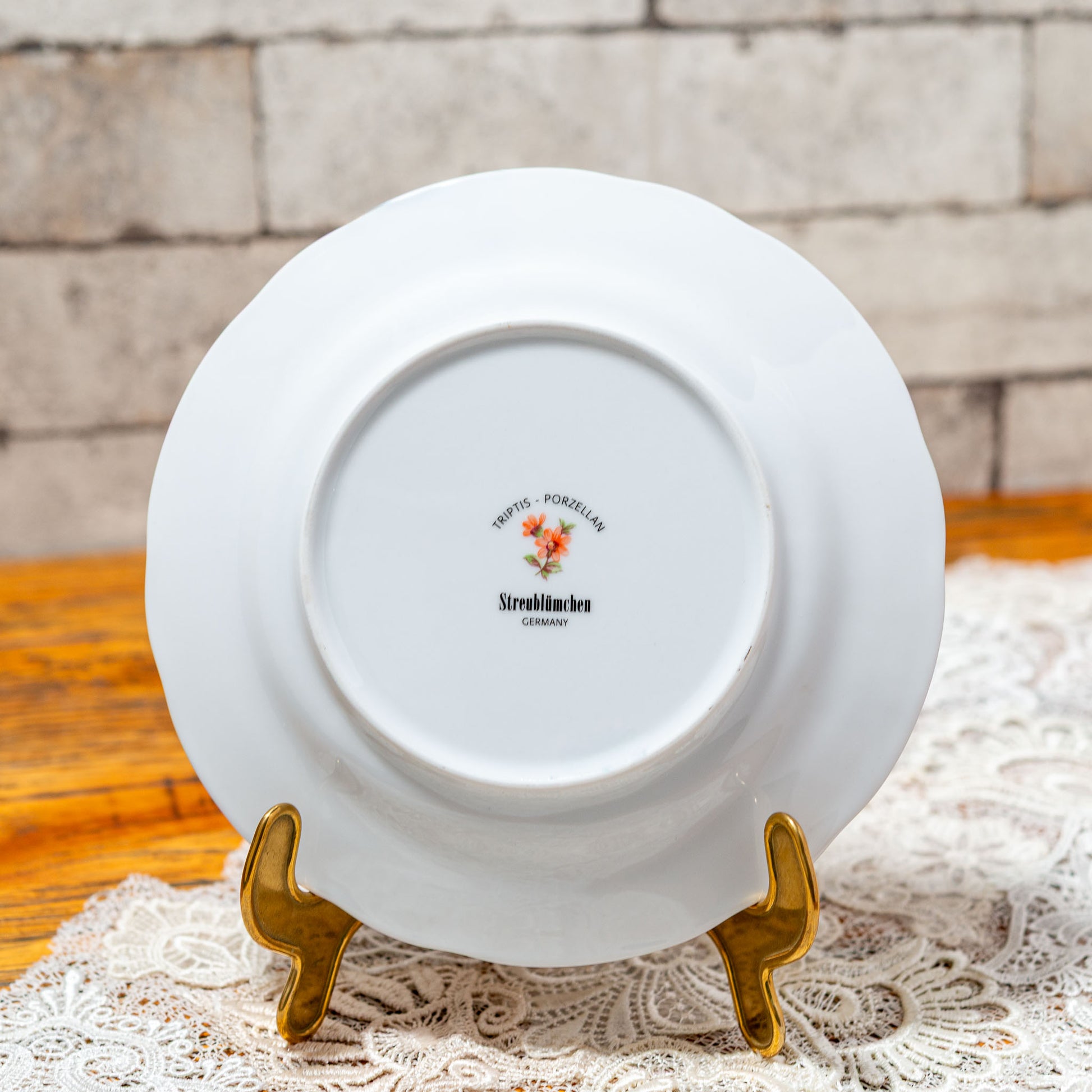 ドイツ製 キッチン雑貨 TRIPTIS PORZELLAN 磁器製 ホワイトプレート 裏面