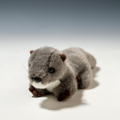 たけのこ TAKENOKO ぬいぐるみ マリンシリーズ カワウソ S グレー 80748 正面