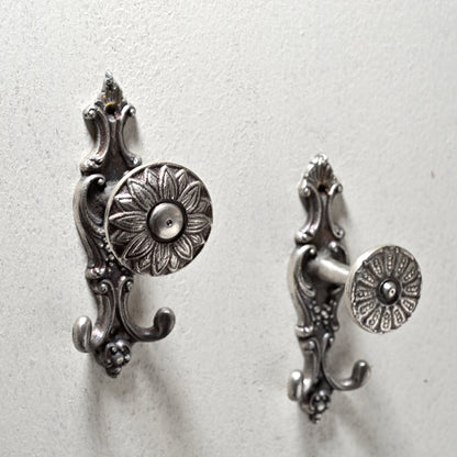 アルミニウム製 壁掛け クラシカル デコールウォールフック 2個セット 正面