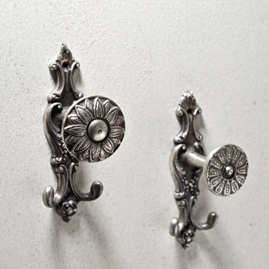 アルミニウム製 壁掛け クラシカル デコールウォールフック 2個セット 正面