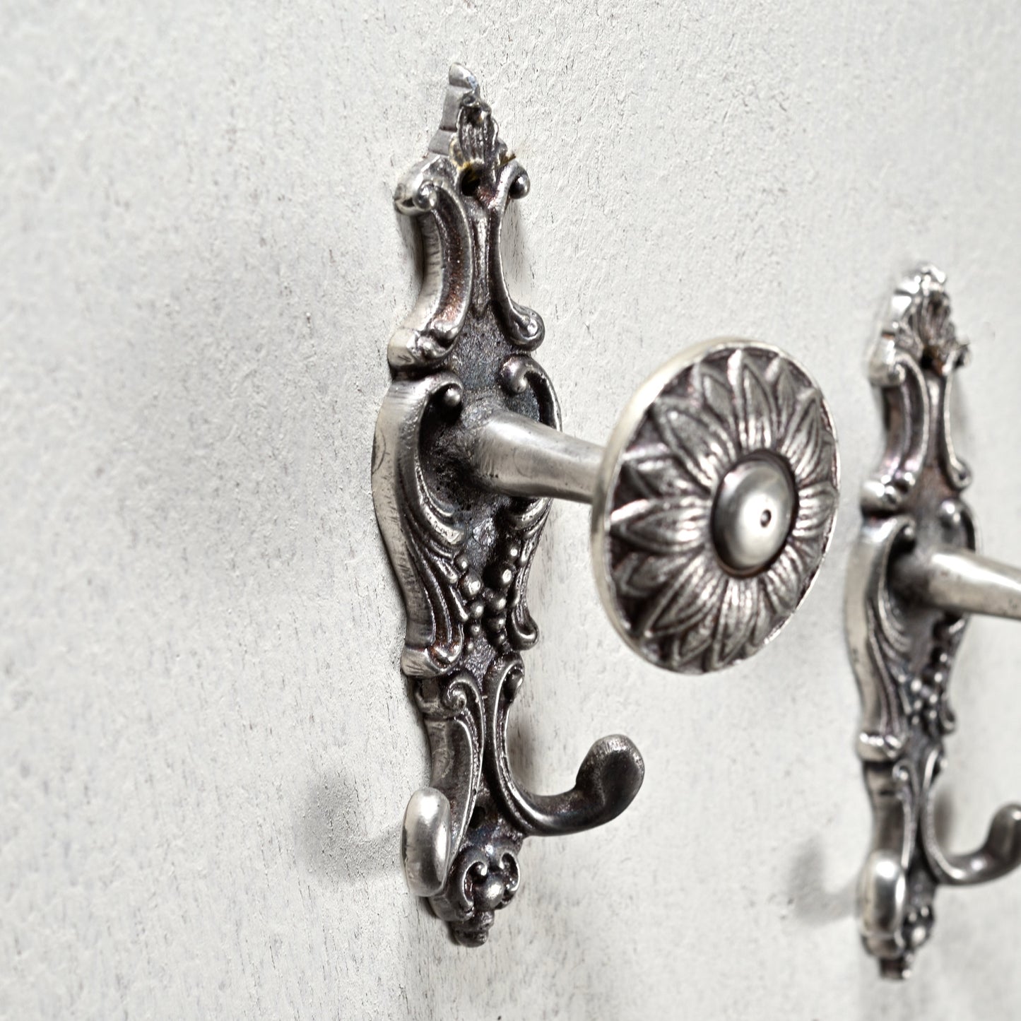 アルミニウム製 壁掛け クラシカル デコールウォールフック 2個セット 左横