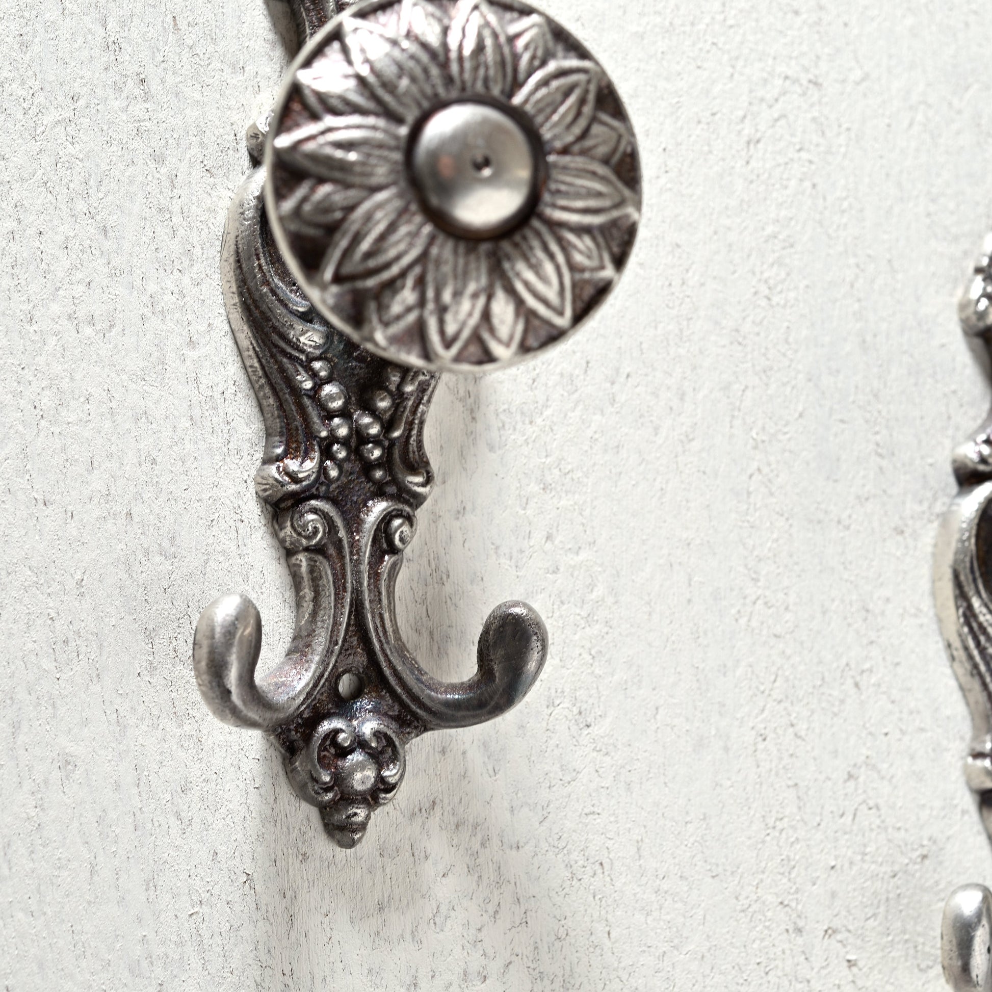 アルミニウム製 壁掛け クラシカル デコールウォールフック 2個セット アップ3