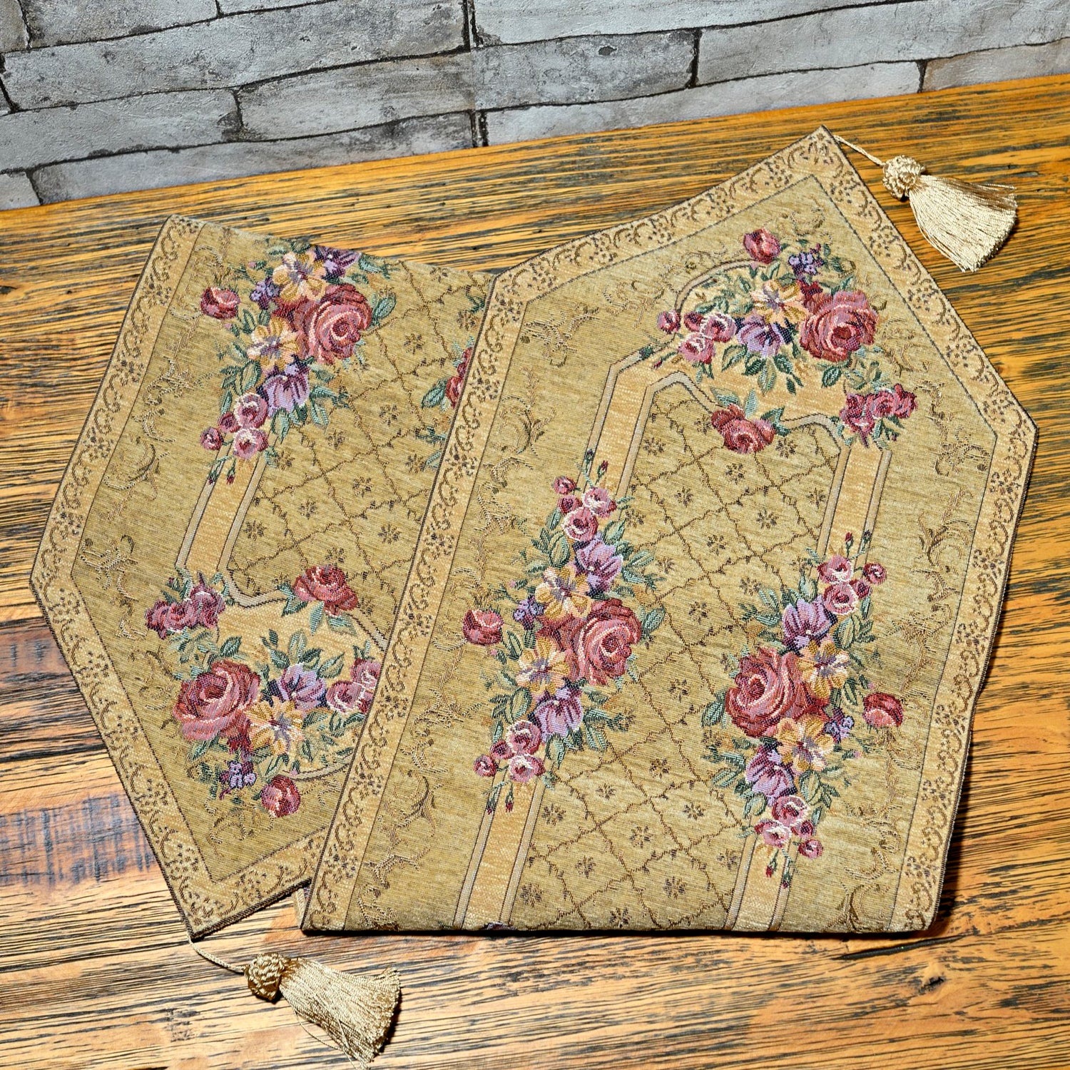 ベルギー製 ゴブラン織り タッセル付きテーブルセンターマット TRIANA ベージュ 幅32.5×長さ168cm 表面