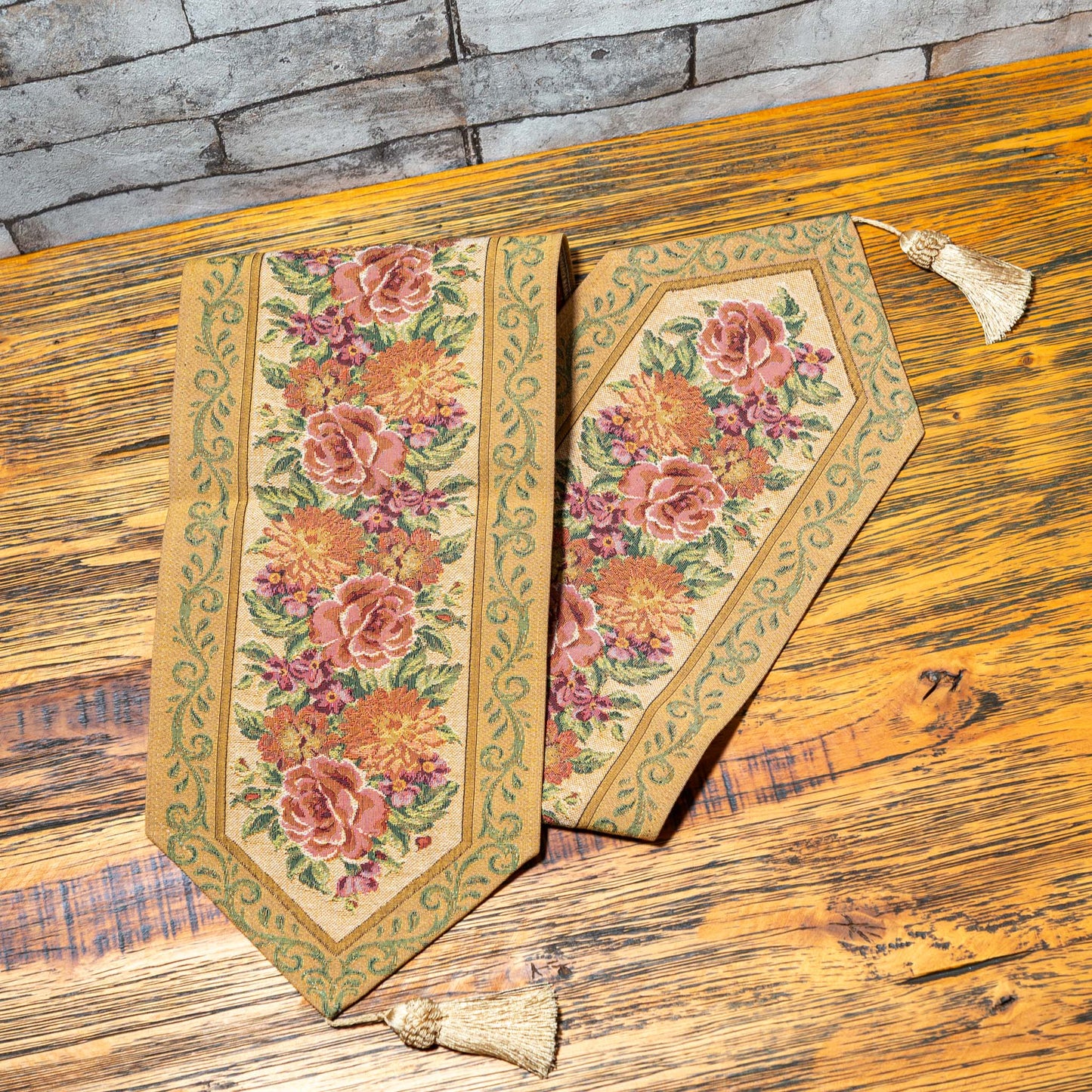 ベルギー製 ゴブラン織り タッセル付きテーブルランナー ベージュ 幅21cm 正面