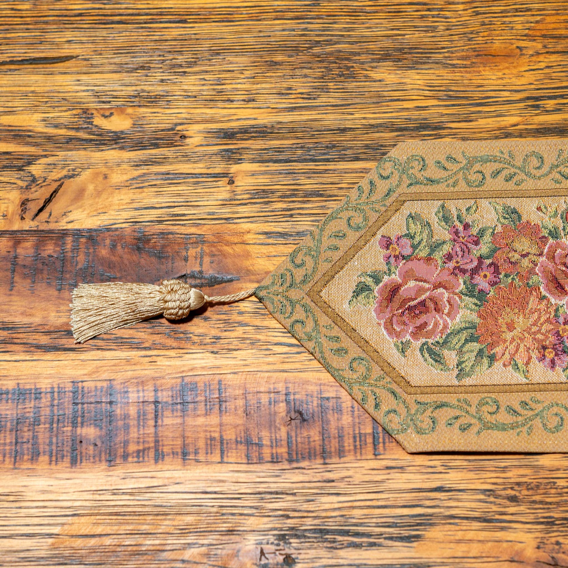 ベルギー製 ゴブラン織り タッセル付きテーブルランナー ベージュ 幅21cm アップ2