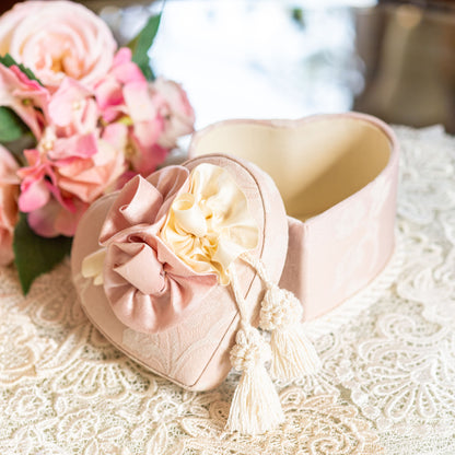 ジェニファーテイラー Jennifer Taylor ハートボックス 小物入れ Heirloom pink エアルームピンク フタを外したところ