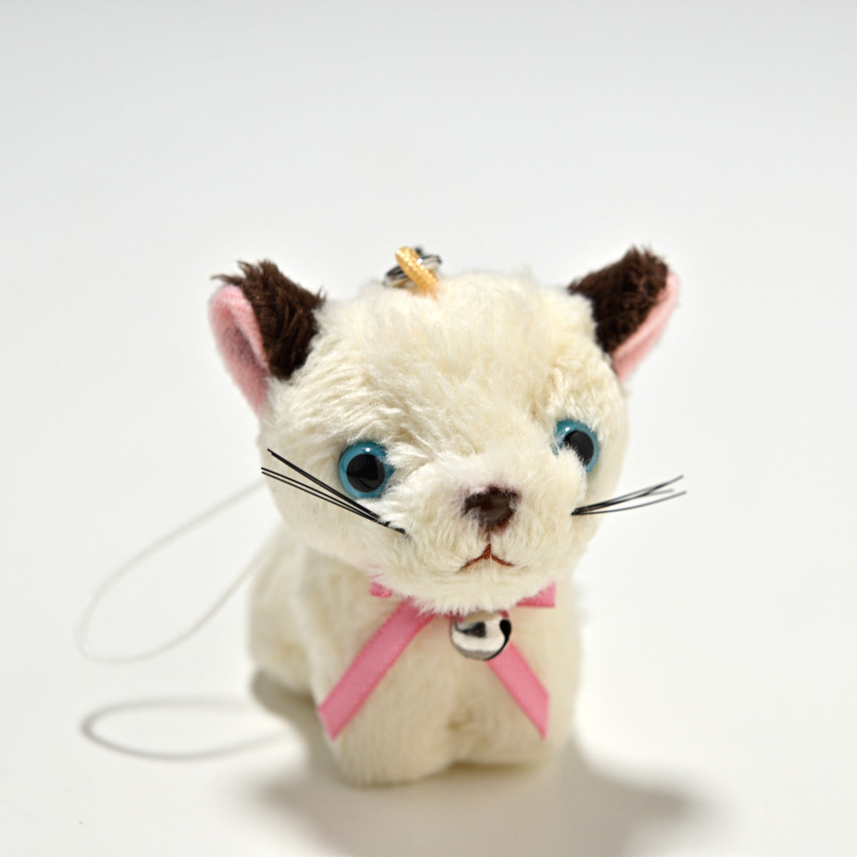 たけのこ TAKENOKO ぬいぐるみ フォンテーヌストラップ シャムネコ 38037 右横顔