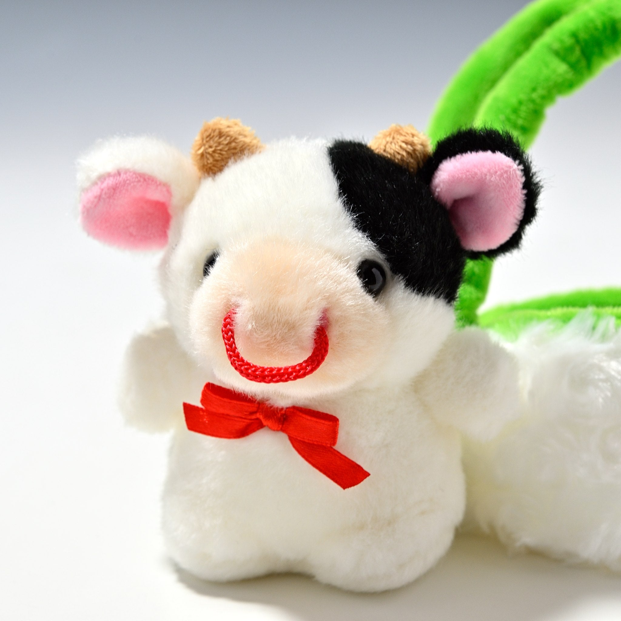 牛のぬいぐるみ キュート販売 CUTE お出かけシリーズ ウシ B0007
