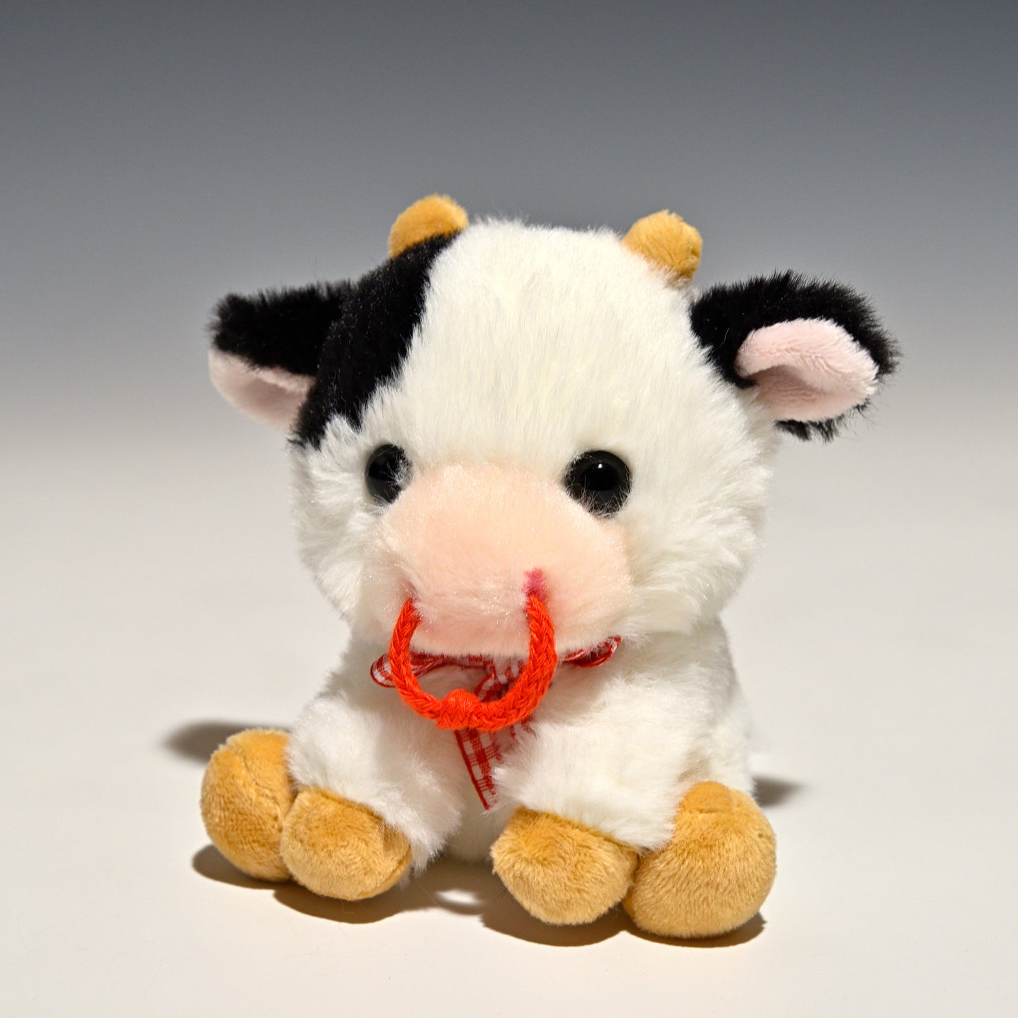 キュート販売 CUTE ぬいぐるみ ウシさんシリーズ おすわりウシさん SS F0272 正面