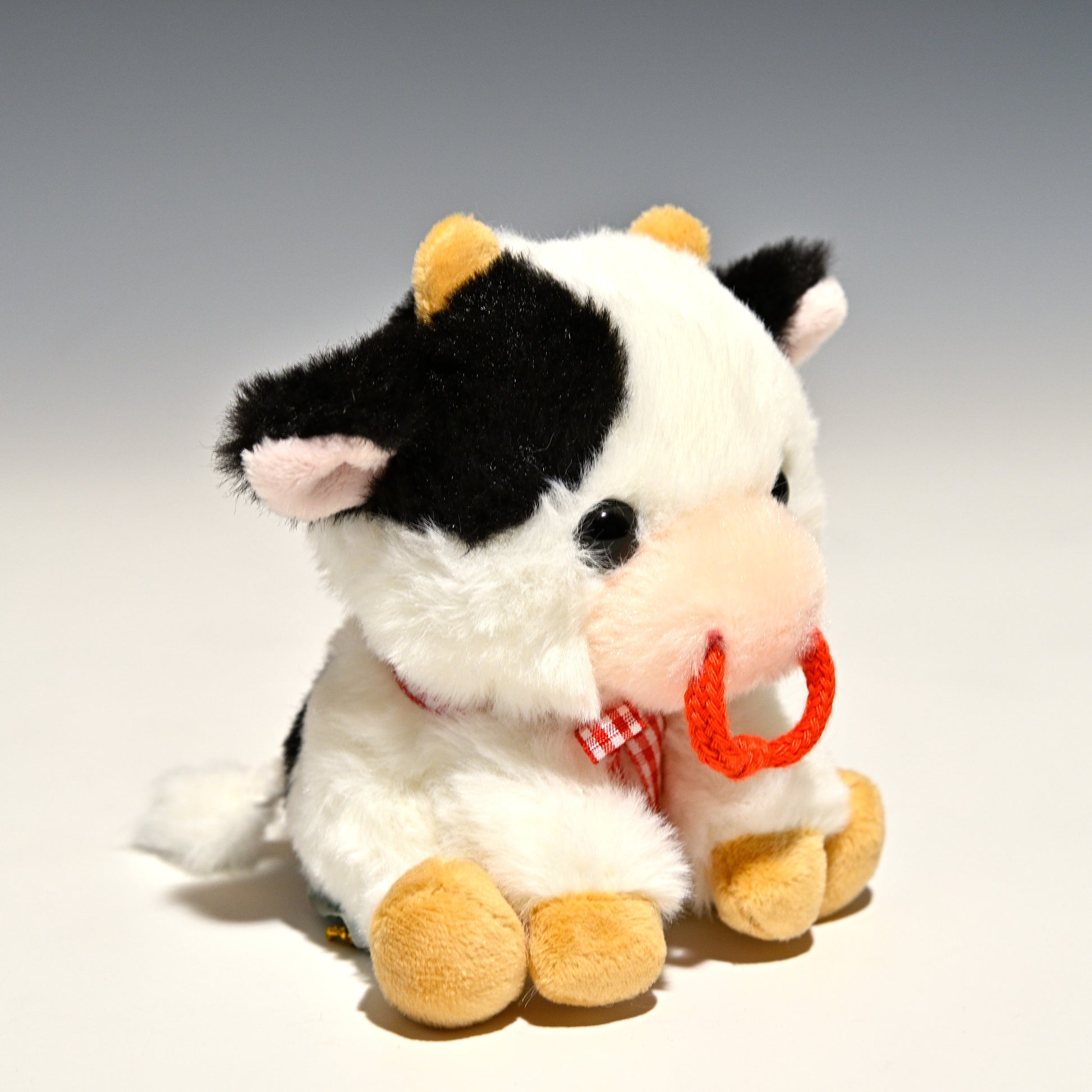 キュート販売 CUTE ぬいぐるみ ウシさんシリーズ おすわりウシさん SS F0272 左横