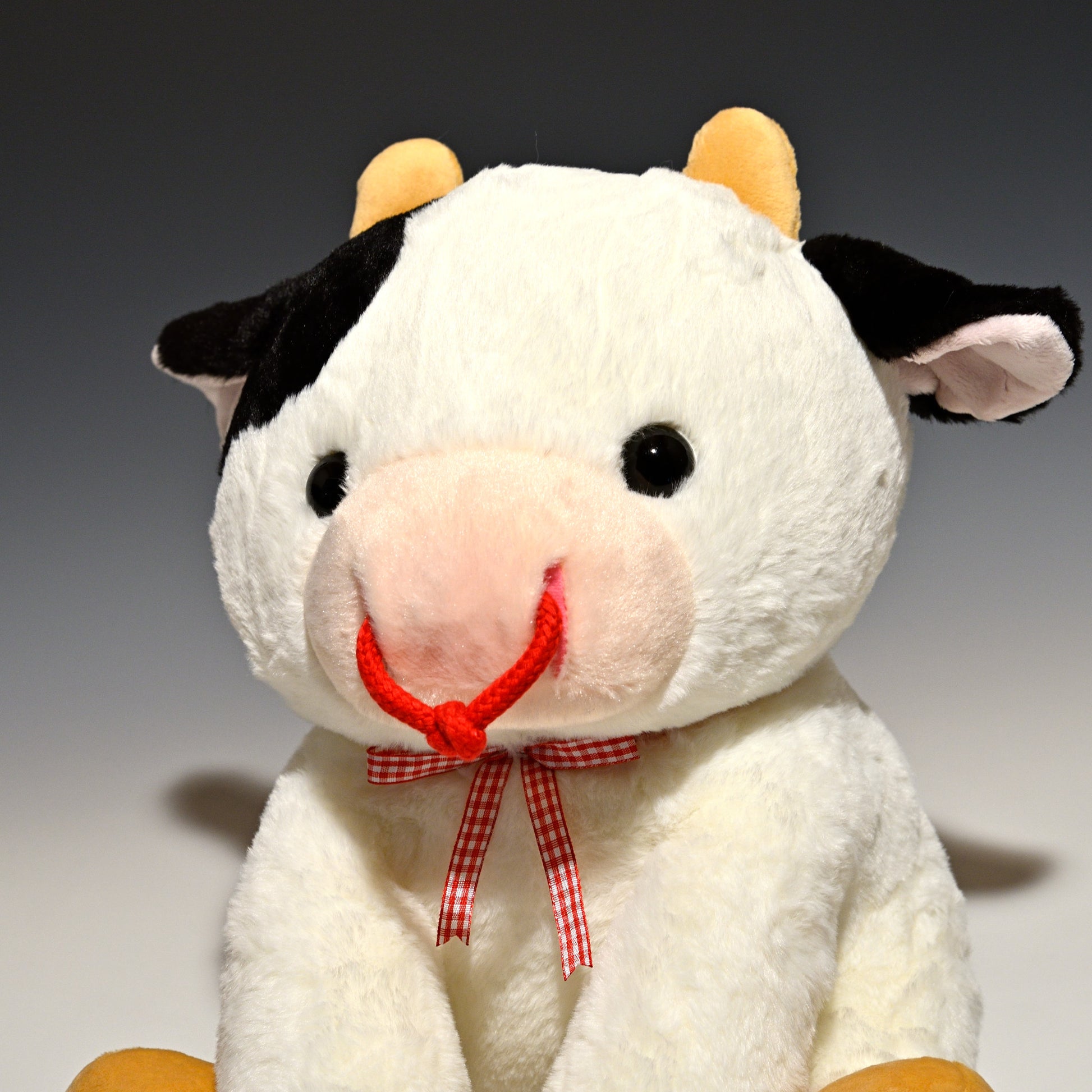 キュート販売 CUTE ぬいぐるみ ウシさんシリーズ おすわりウシさん L F0275 左横顔